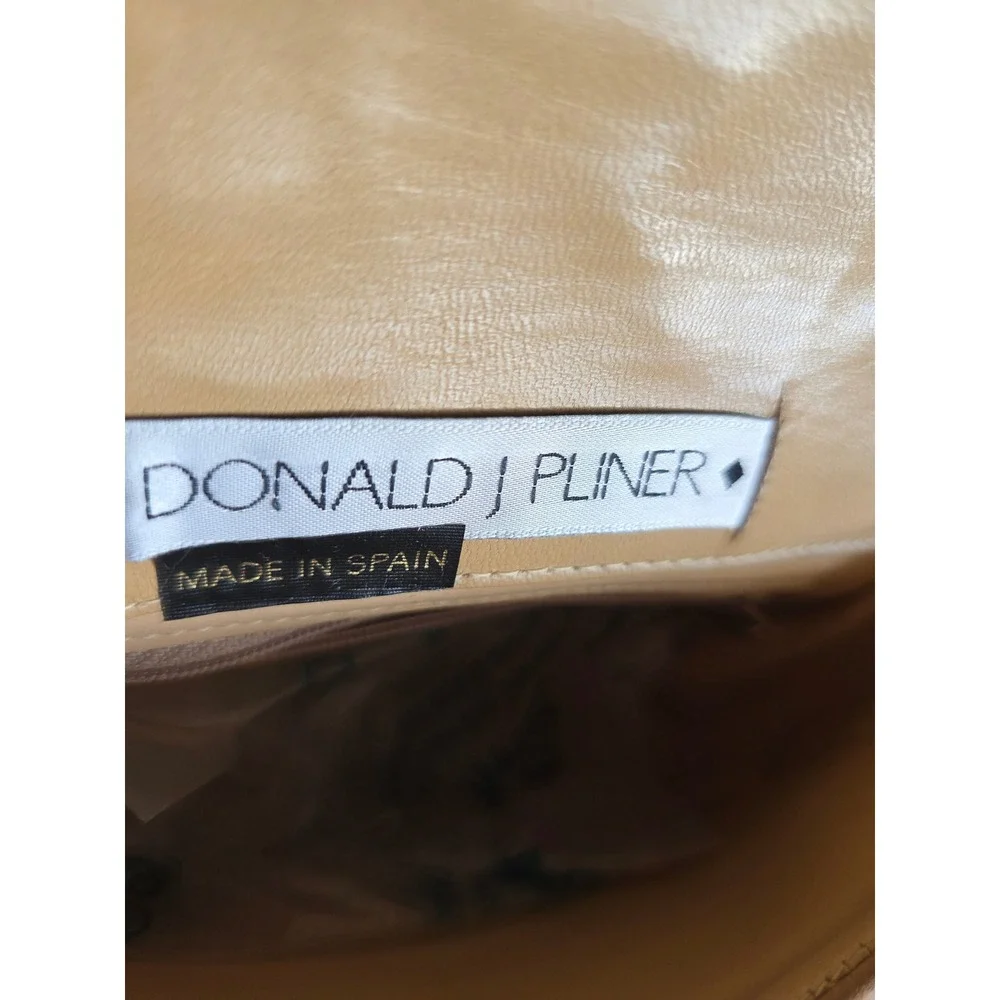 Donald J Pliner Tan Leather Embroidered Saddle Crossbody Bag Whipstitch Detail